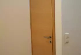 Schreinerei ILIN - Zimmertür in Eiche querfurniert